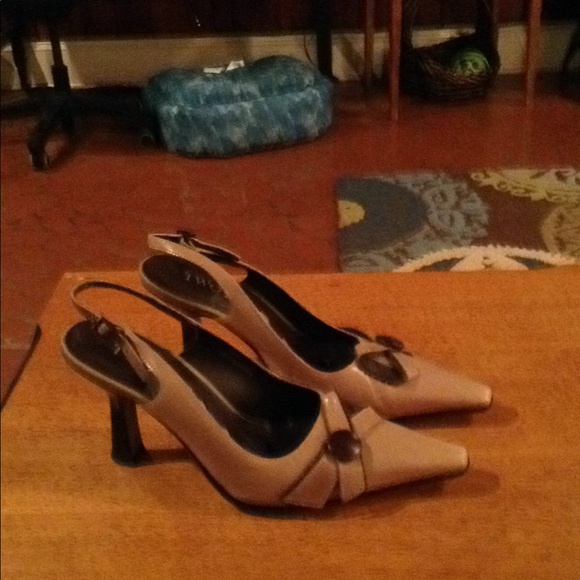 6 1/2 M natural /brown dress heels - Picture 5 of 7